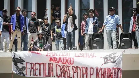 Timor-Leste Cancels Initiative to Grant No-Cost Automobiles for Lawmakers Following Large-Scale Protests